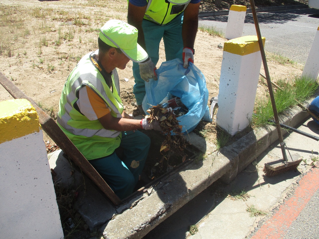 cleaing of drains 5